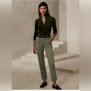 NWT Banana Republic Factory girlfriend Chino size 00 Petite